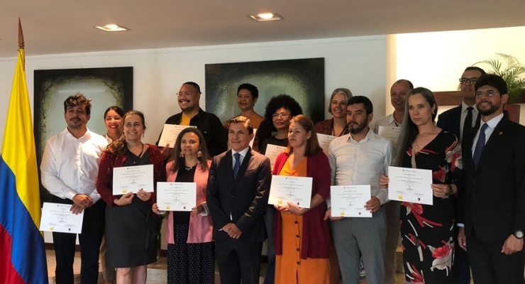Embajada de Colombia difunde la cultura colombiana a través  de la enseñanza del español” en Brasil