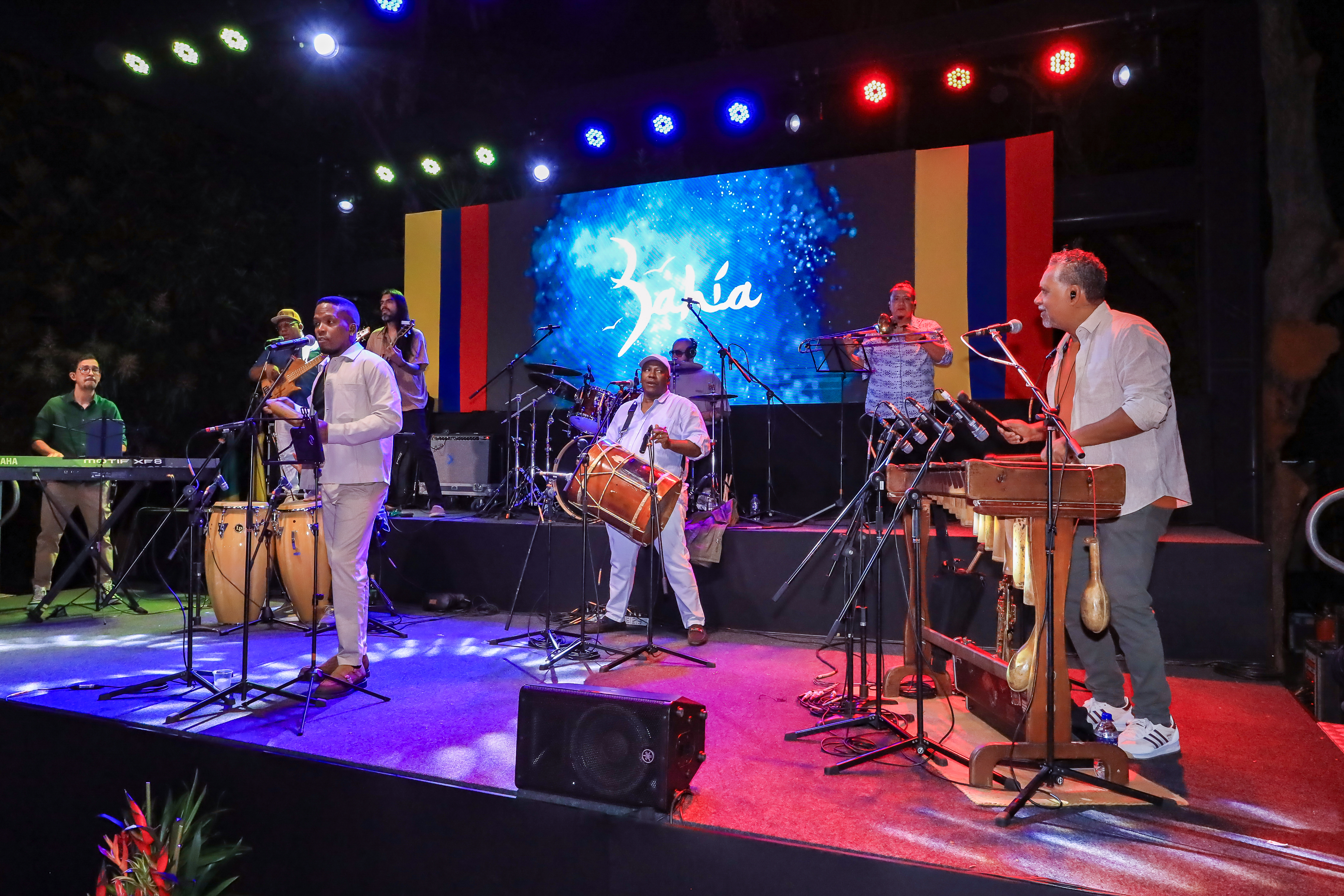 Grupo Bahía celebró la independencia de Colombia en Brasil con ritmos del Pacífico