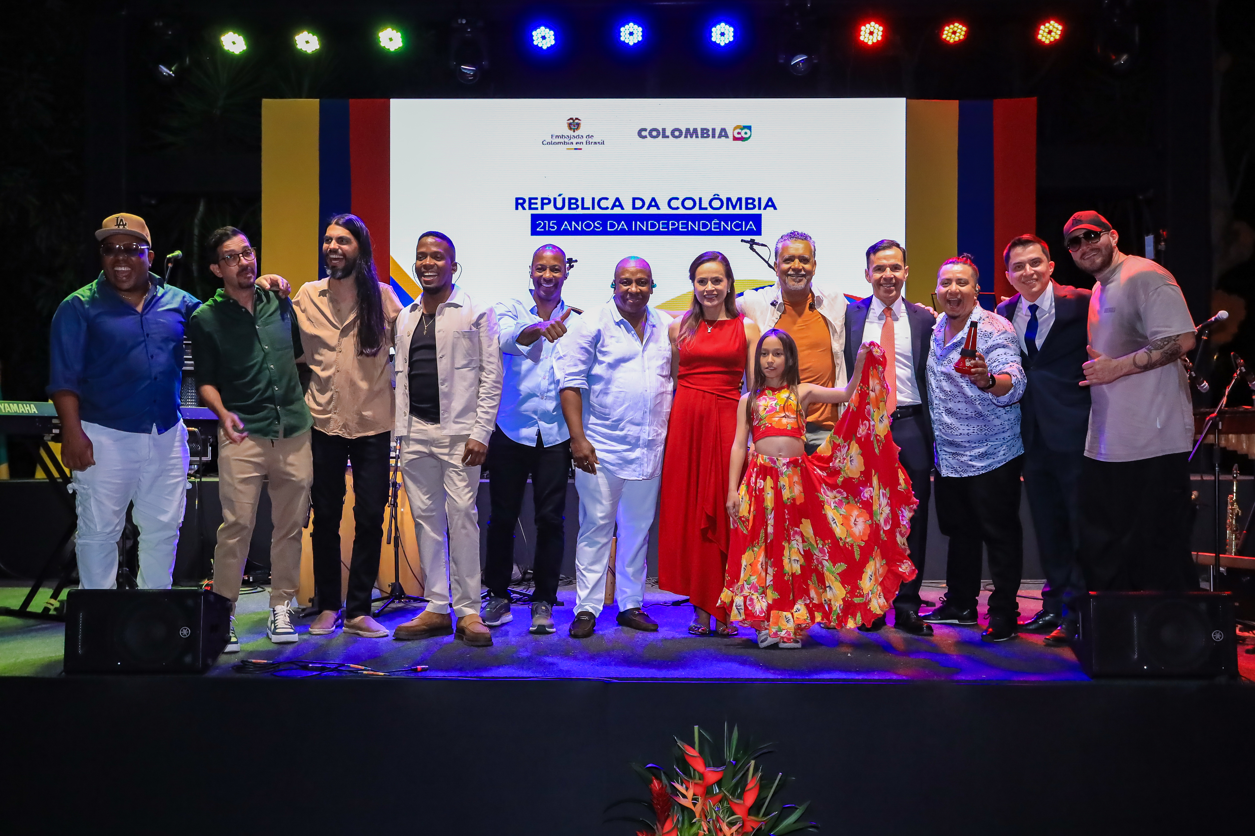 Grupo Bahía celebró la independencia de Colombia en Brasil con ritmos del Pacífico