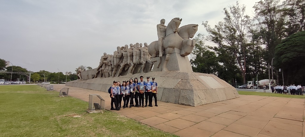 Jóvenes artistas del intercambio cultural en muralismo dejaron huella en Brasil con la realización de un mural en homenaje al maestro Fernando Botero