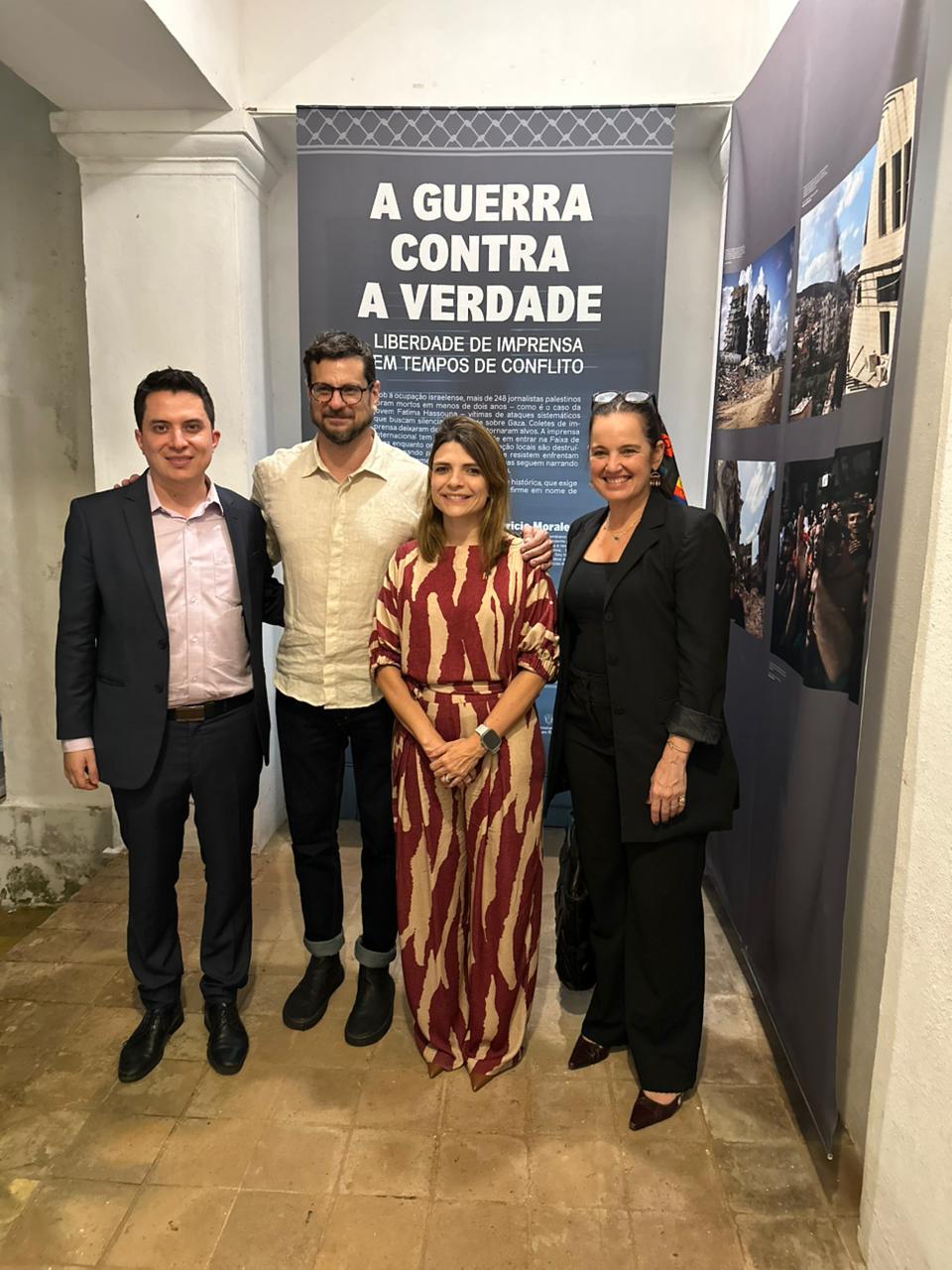 Inauguración de la exposición fotográfica “La guerra contra la verdad” en Rio de Janeiro y São Paulo