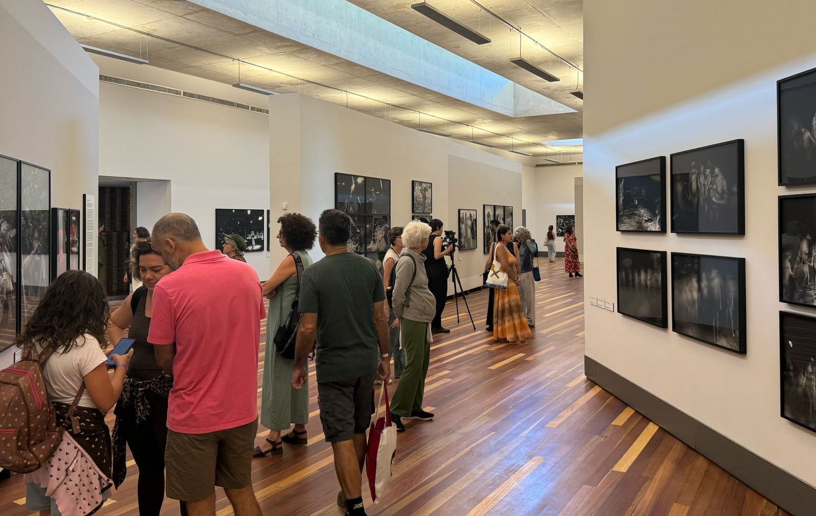 Julieth Morales, artista plástica perteneciente al pueblo Misak, presentó con éxito su exposición “Nay Srap” en la galería Claudia Andujar Maxita Yano del Museo Inhotim – Minas Gerais
